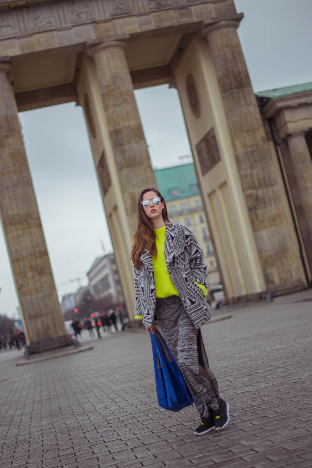 Dior-so-real-neongrüner-Pullover-Cos-Fashionblogger-München-Berlin-Deutschland-Lindarella-Streetstyle-3